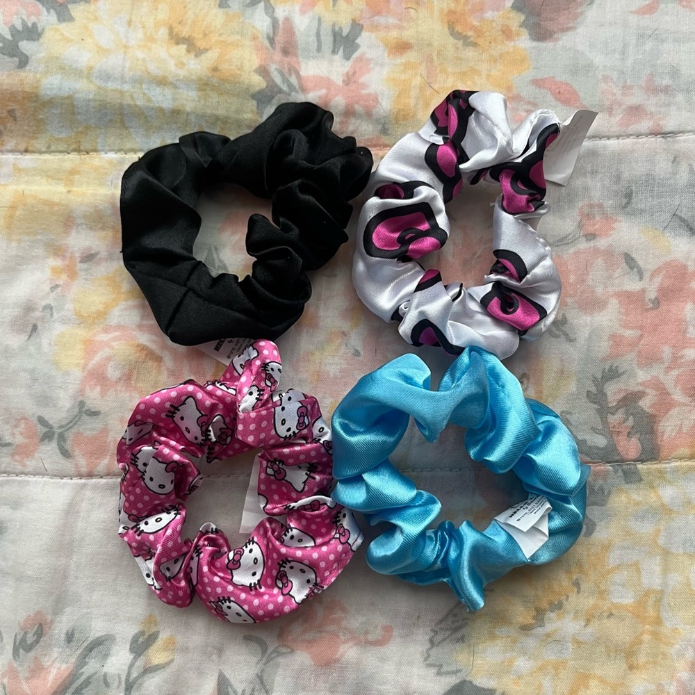 Hello Kitty scrunchies